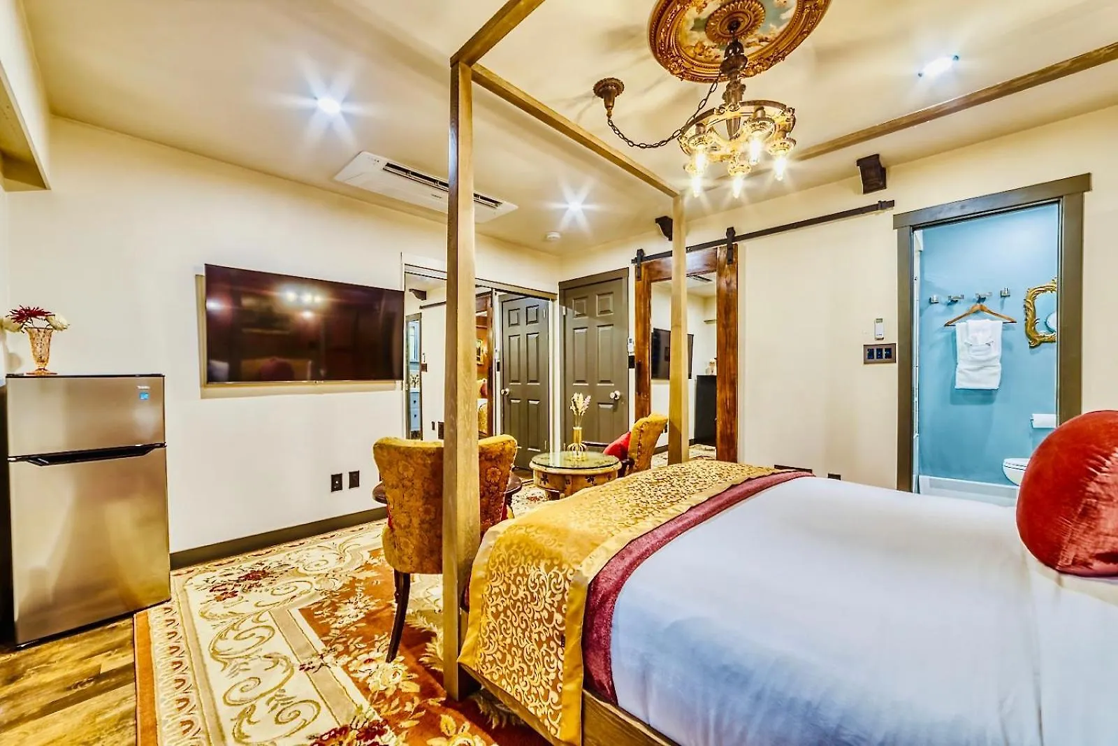 Neocolonial Nouveau Kensington Vacation Home Vancouver